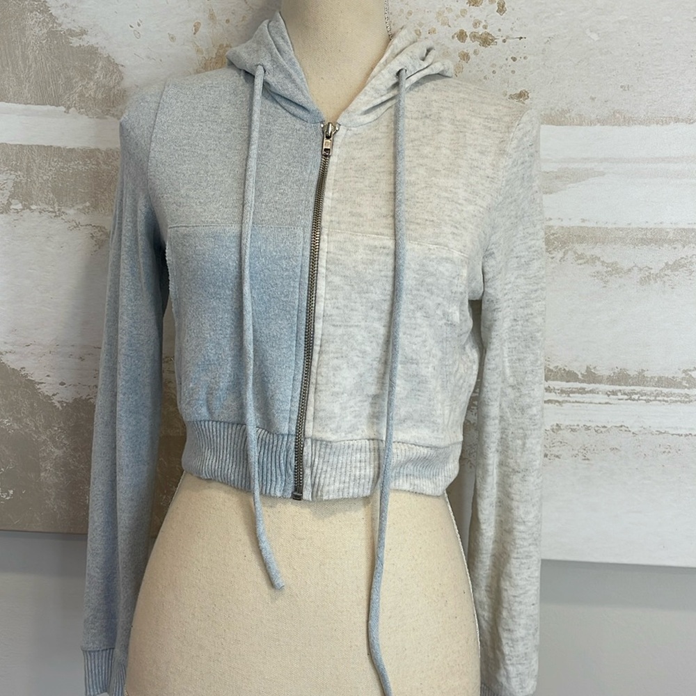 Ruby & Jenna Color Block Hooded Full zip crop size small